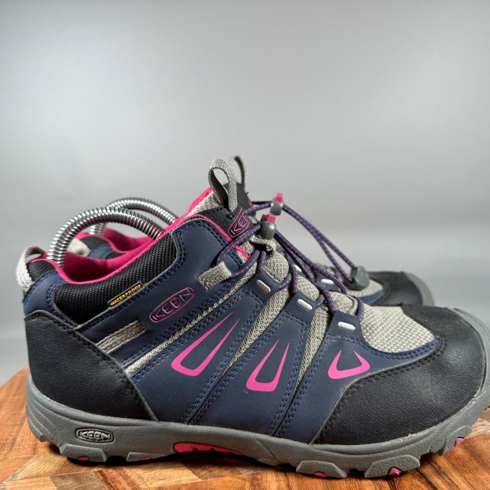 EUC Keen Women's Navy Gray Pink Hiking Athletic Shoes